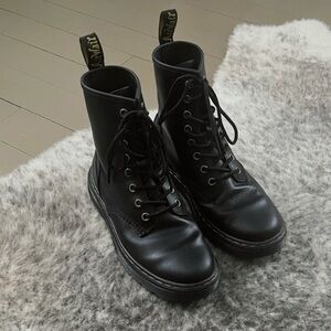 Doc Dr. Martens Size 7 Black